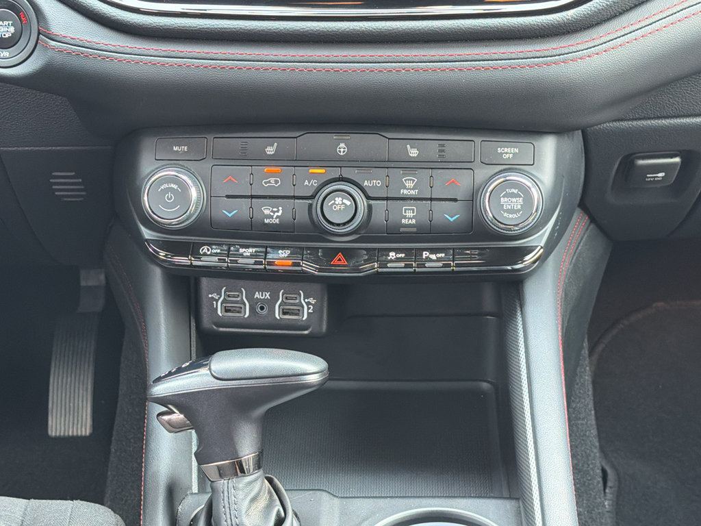 Used 2025 Dodge Durango GT AWD/4WD image 12