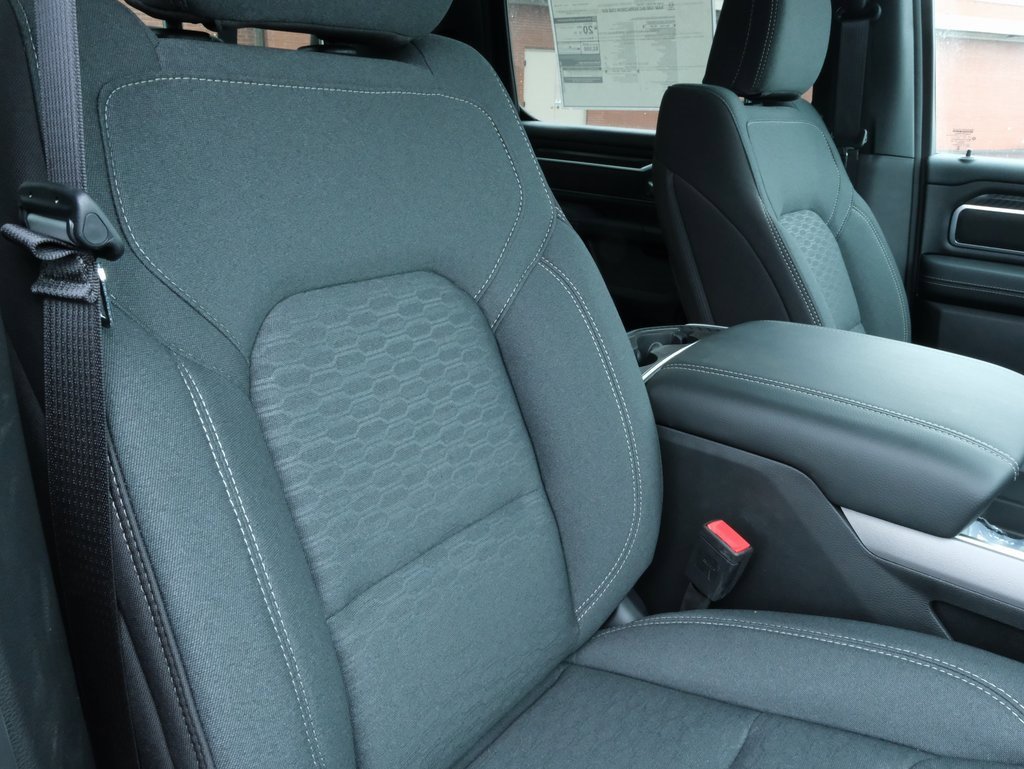 New 2026 RAM 1500 4x4 Crew Cab image 29