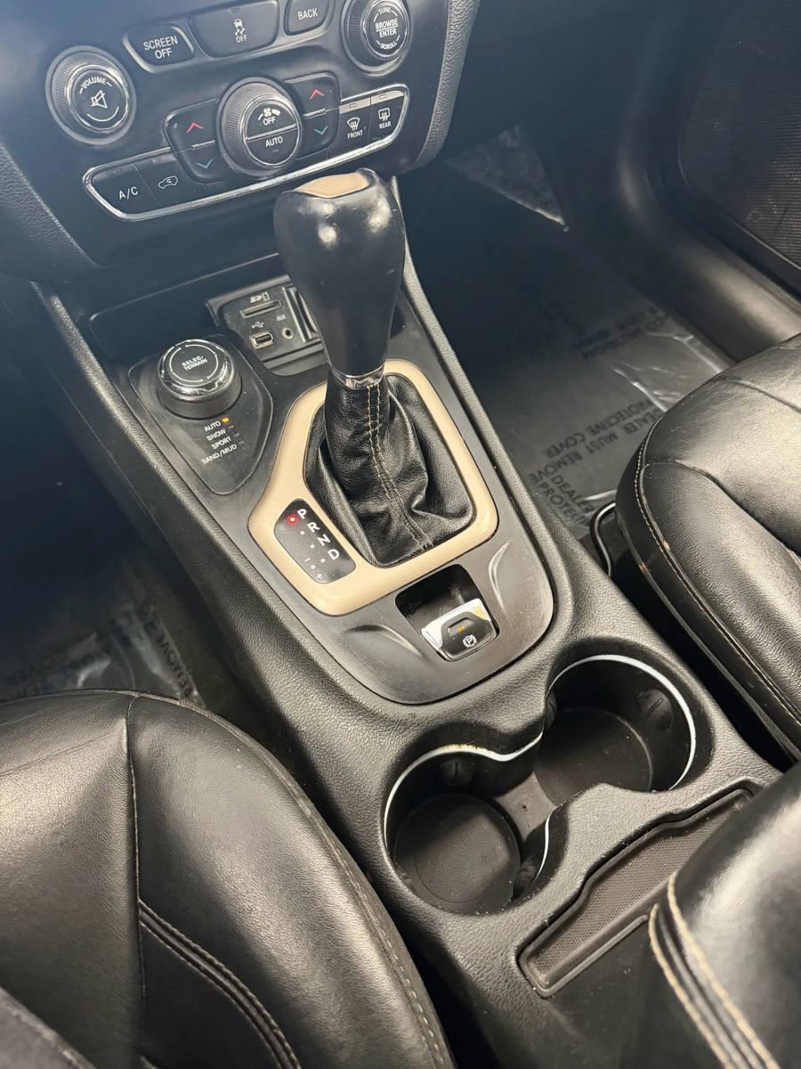 Used 2015 Jeep Cherokee Limited image 20