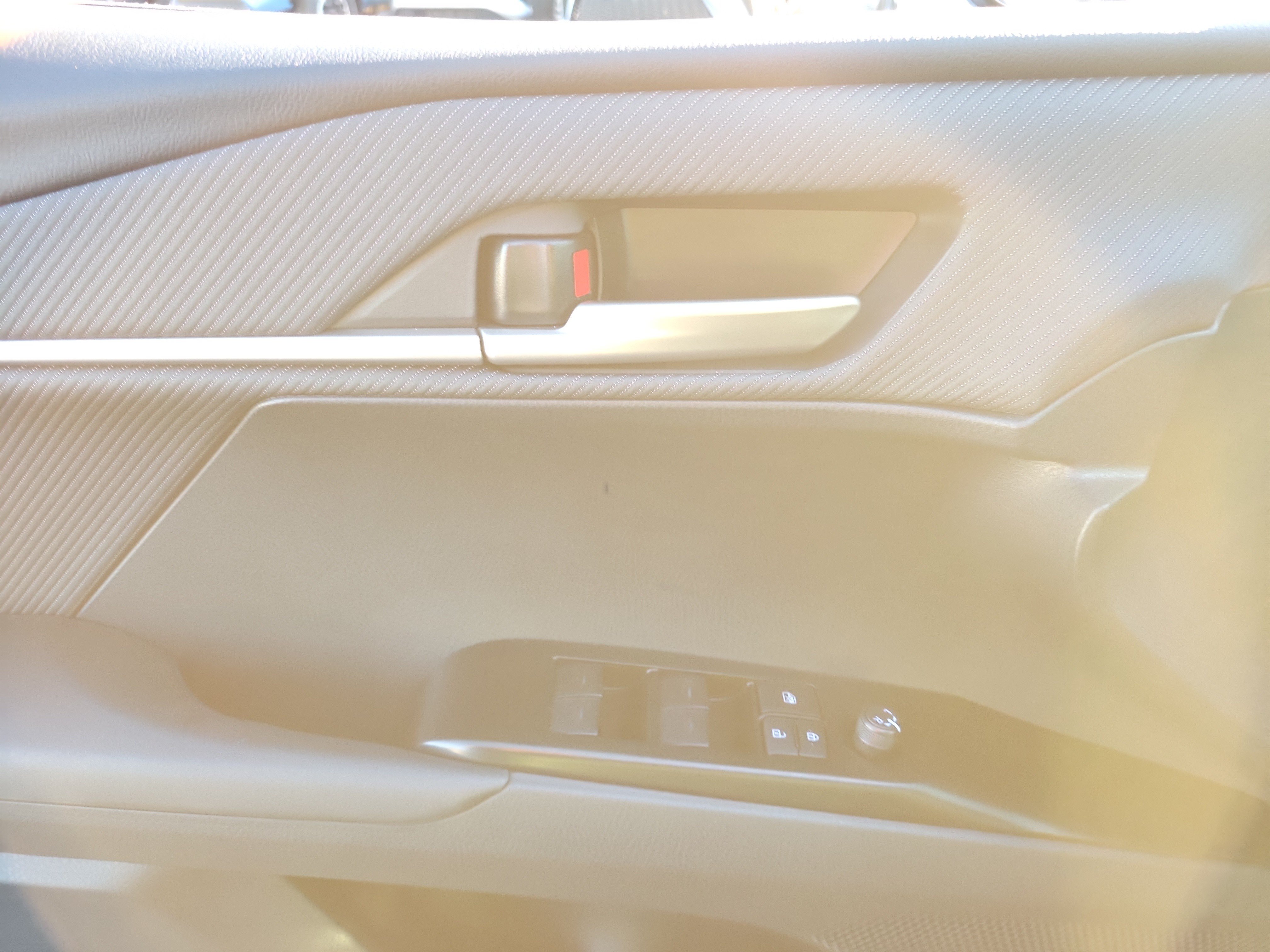 Used 2026 Toyota Camry SE FWD image 17