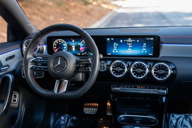 Used 2024 Mercedes-Benz CLA 250 image 29