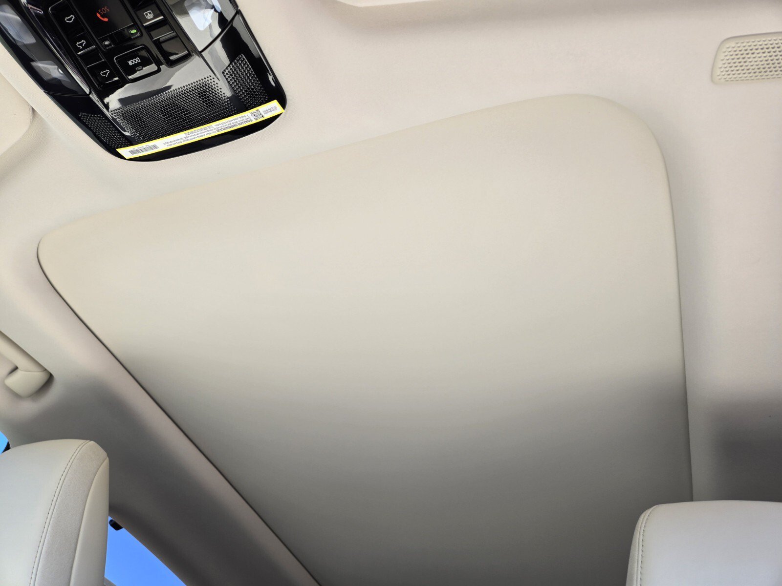 New 2026 Lexus RX 450h AWD image 7