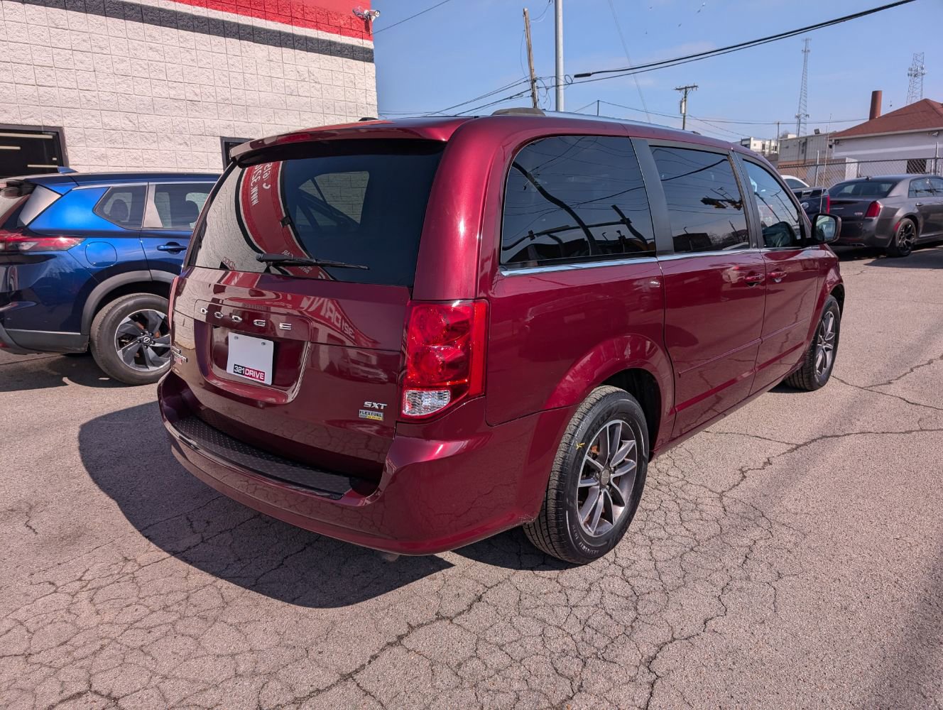 Used 2017 Dodge Grand Caravan SXT FWD image 6