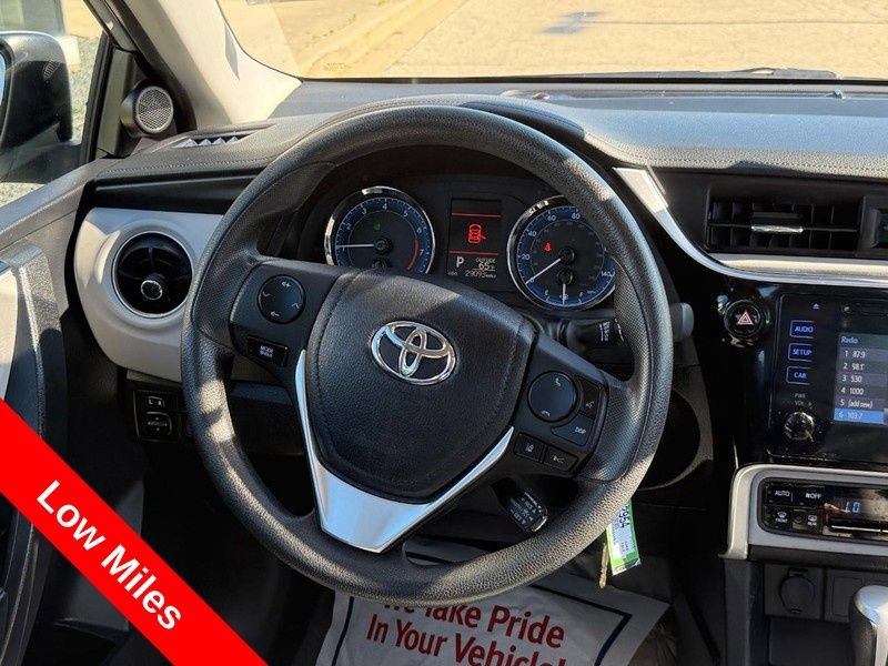 Used 2017 Toyota Corolla LE w/ Carpet Mat Package (TMS) FWD image 14