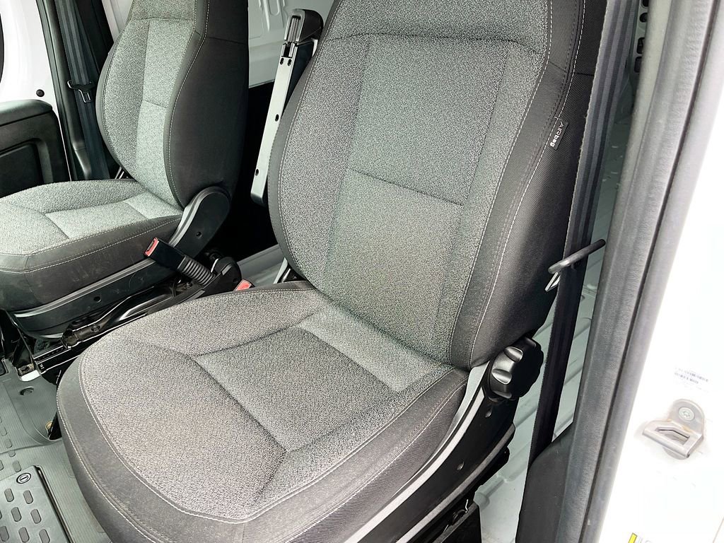 Used 2024 RAM ProMaster 2500 w/ Convenience Group image 17