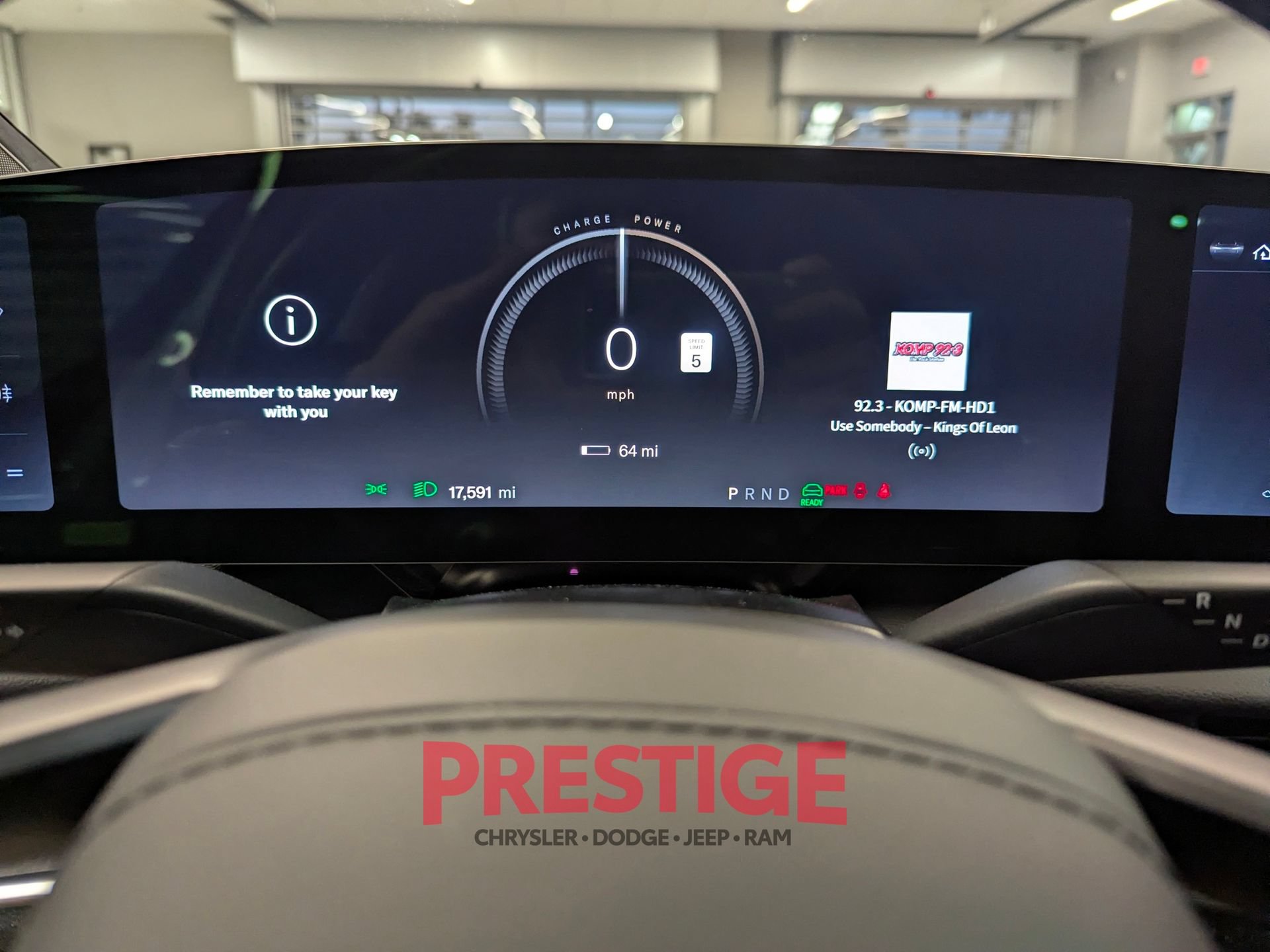Used 2025 Lucid Air Touring AWD/4WD image 18