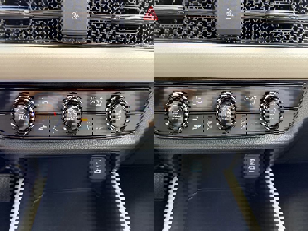 Used 2025 Honda HR-V LX image 25