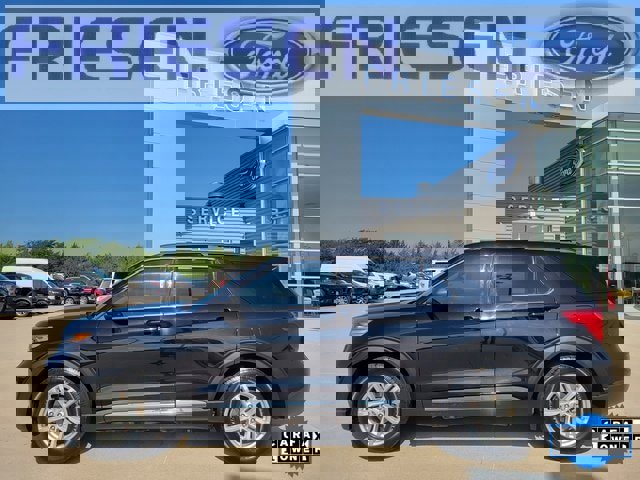 Used 2022 Ford Explorer XLT w/ Equipment Group 202A image 4