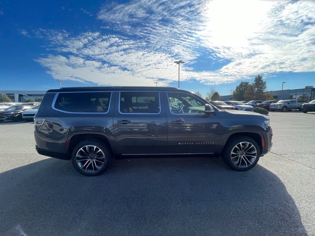 Used 2023 Jeep Grand Wagoneer L Series III w/ Rear Seat Video Group 1 AWD/4WD image 5