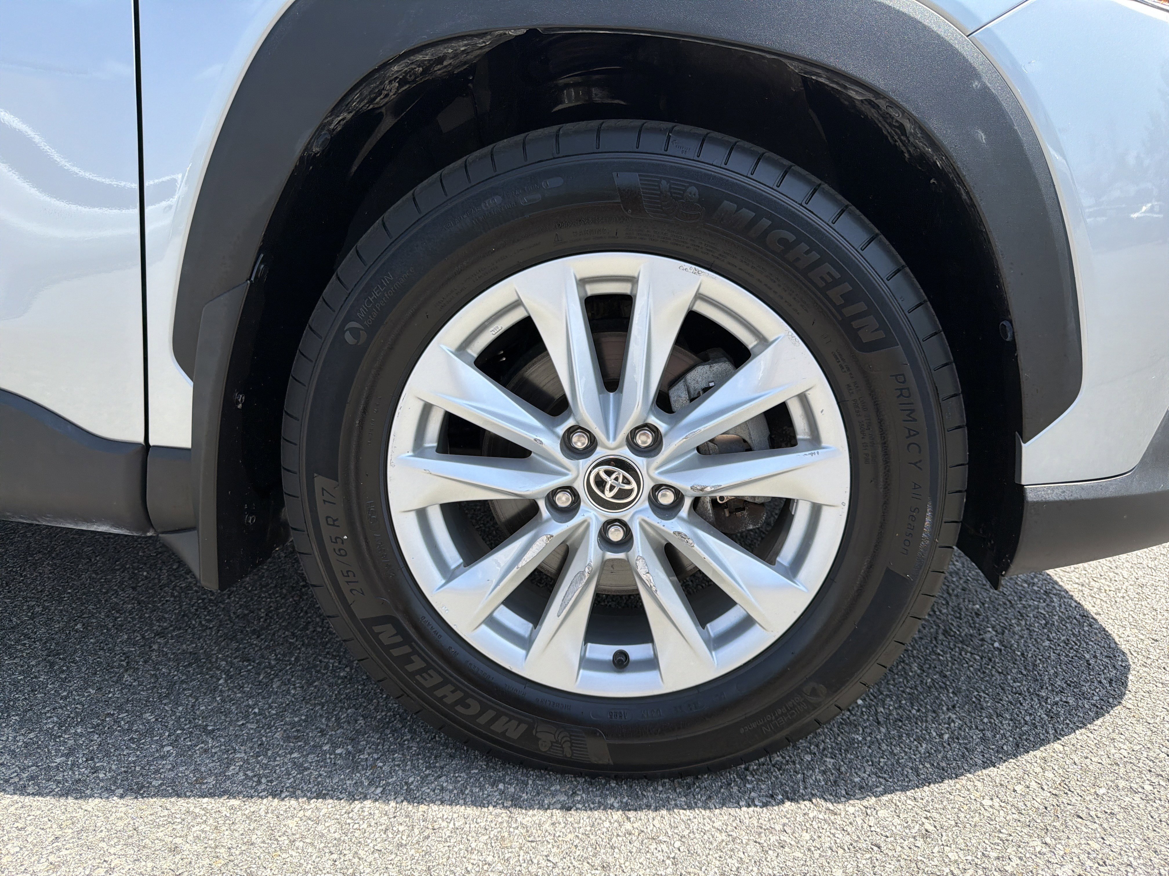 Certified 2024 Toyota Corolla Cross LE image 23