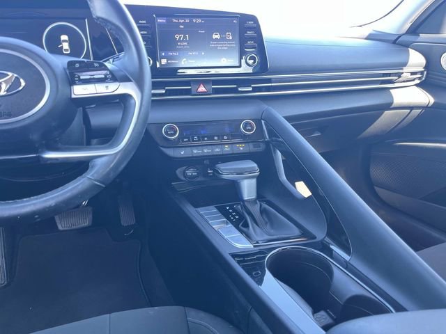 Certified 2022 Hyundai Elantra SEL w/ Convenience Package FWD image 14