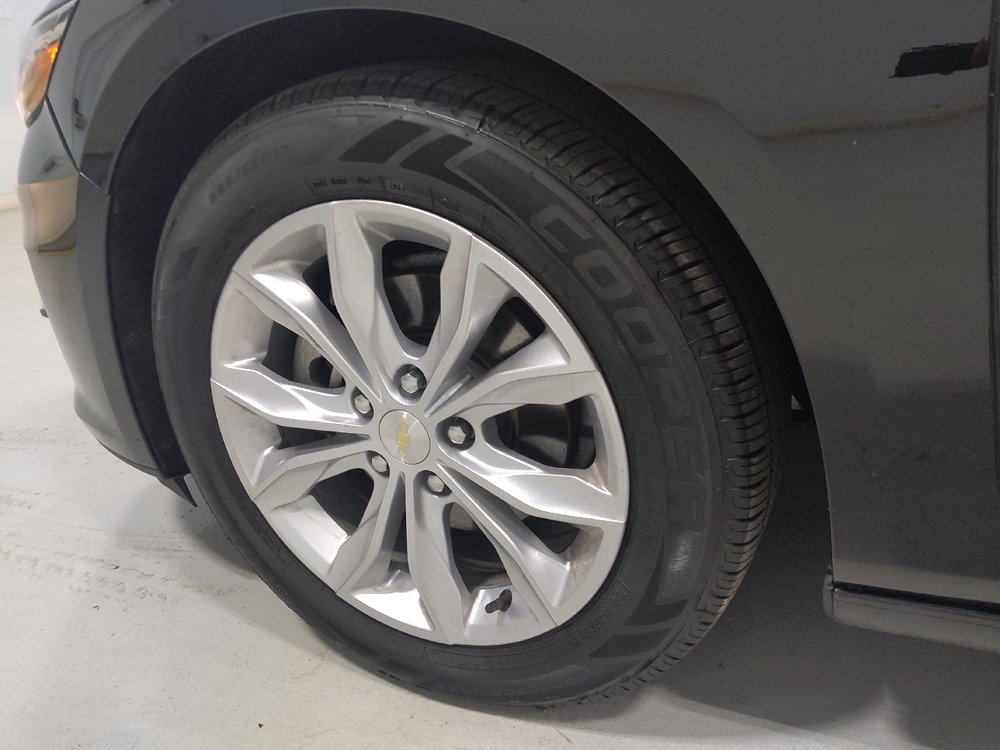 Used 2021 Chevrolet Malibu LT FWD image 31