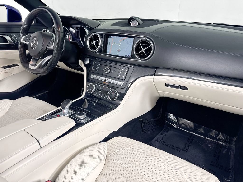 Used 2017 Mercedes-Benz SL 550 image 32
