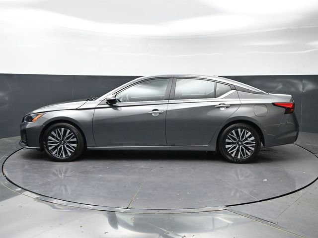 Used 2025 Nissan Altima 2.5 SV image 8