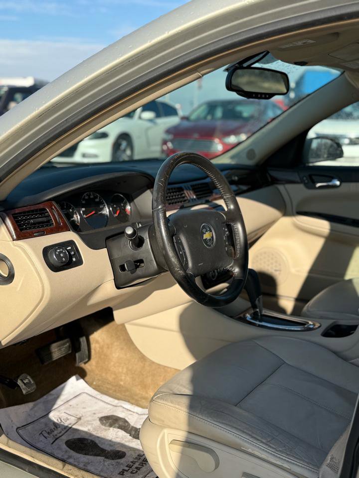 Used 2011 Chevrolet Impala LT w/ Luxury Edition Package image 8