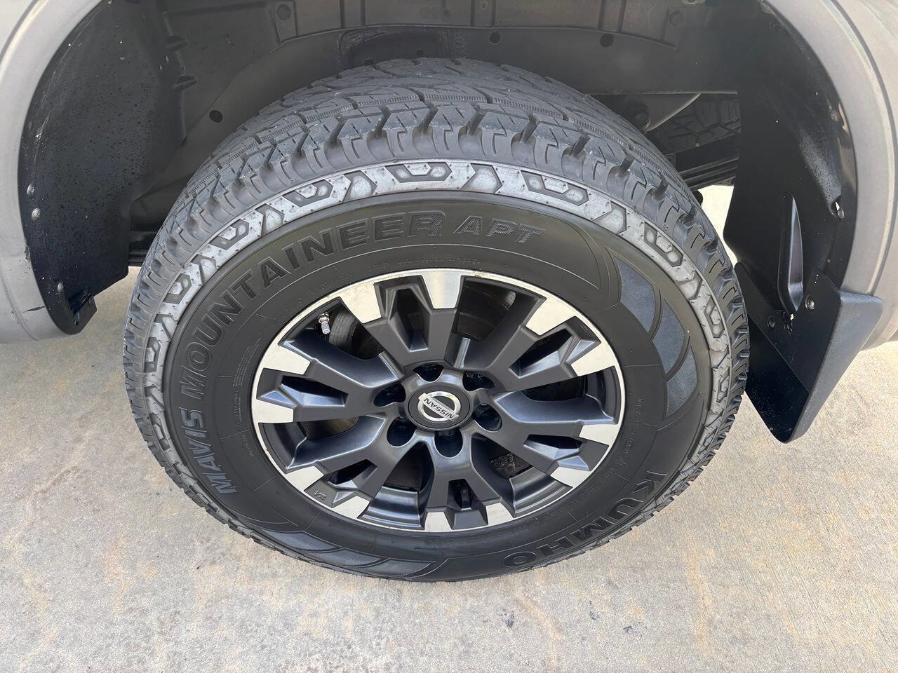 Used 2018 Nissan Titan PRO-4X AWD/4WD image 21