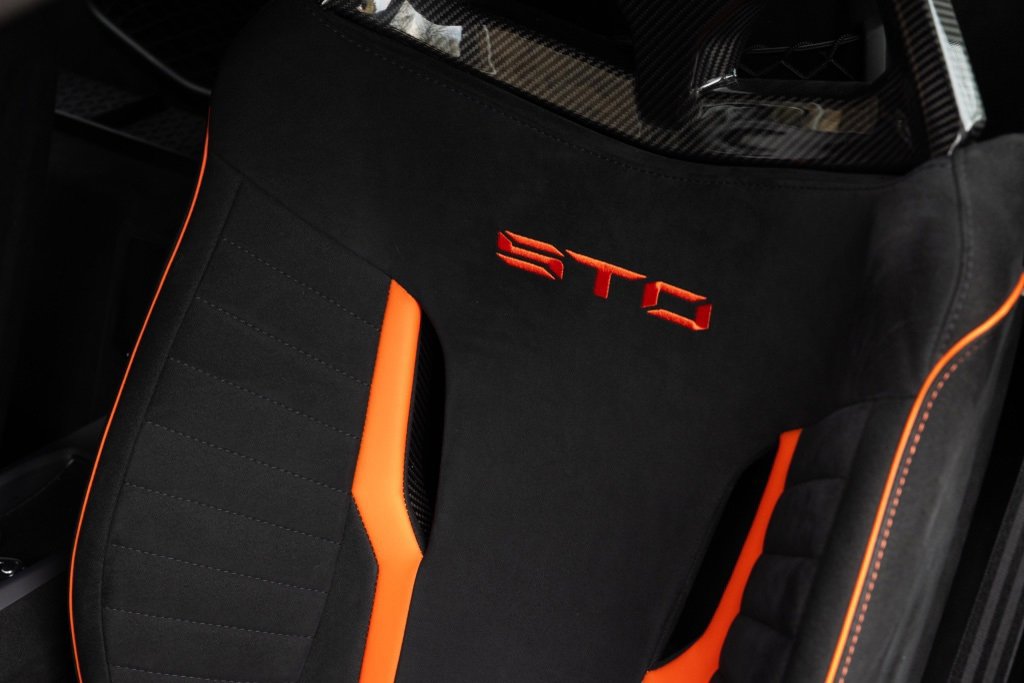 Used 2022 Lamborghini Huracan STO image 27