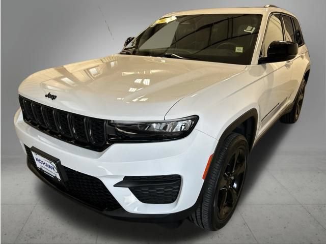 Used 2023 Jeep Grand Cherokee Altitude