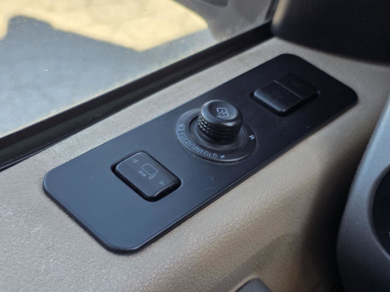 Used 2014 Ford F250 Lariat w/ Lariat Interior Package image 10