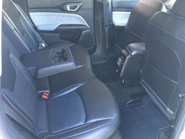 Used 2022 Jeep Compass Latitude image 24