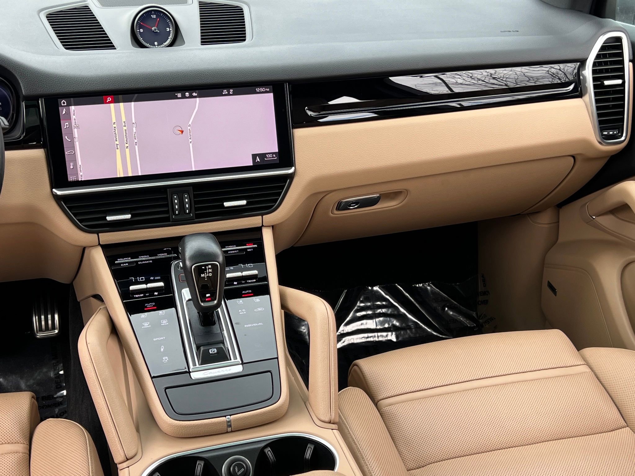 Used 2021 Porsche Cayenne S image 28