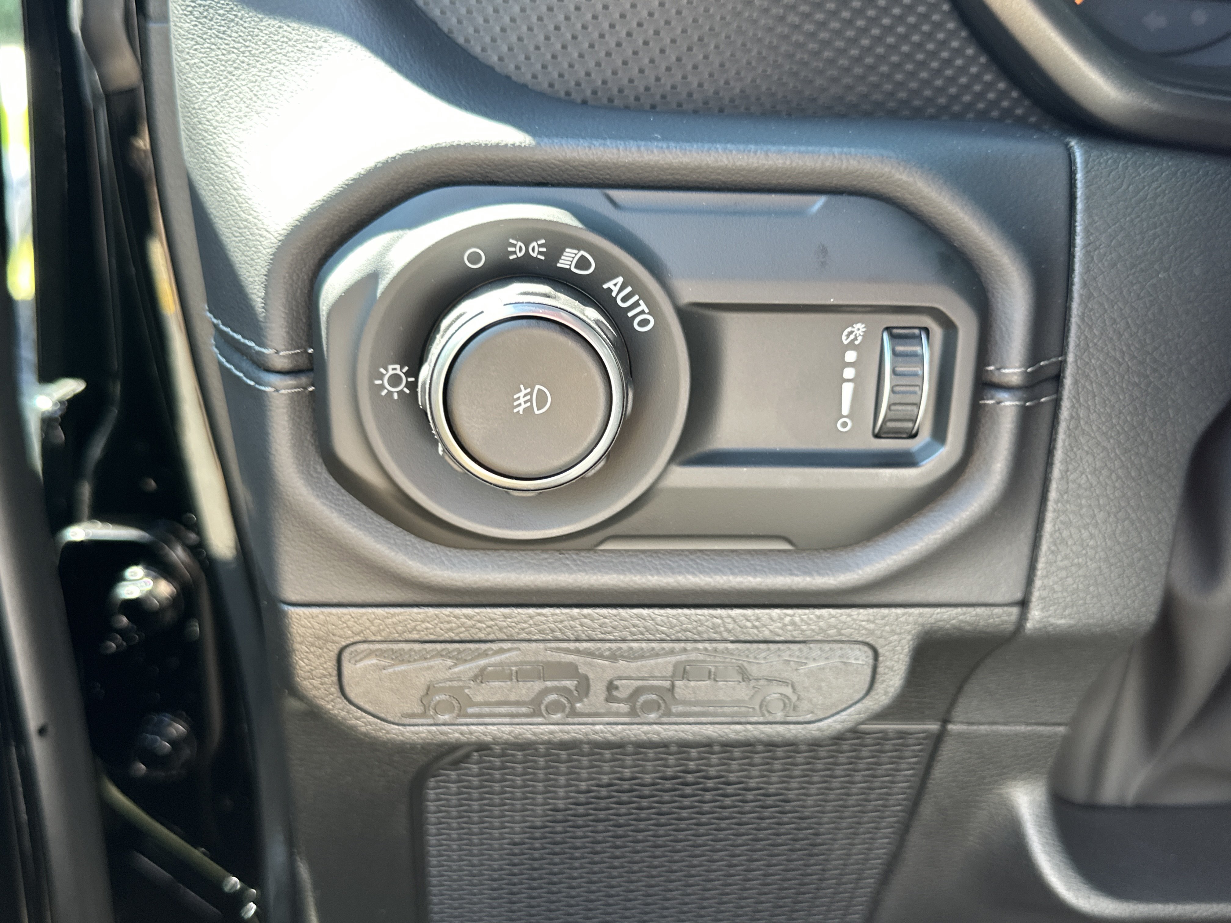 New 2027 Jeep Wrangler Unlimited Rubicon AWD/4WD image 12