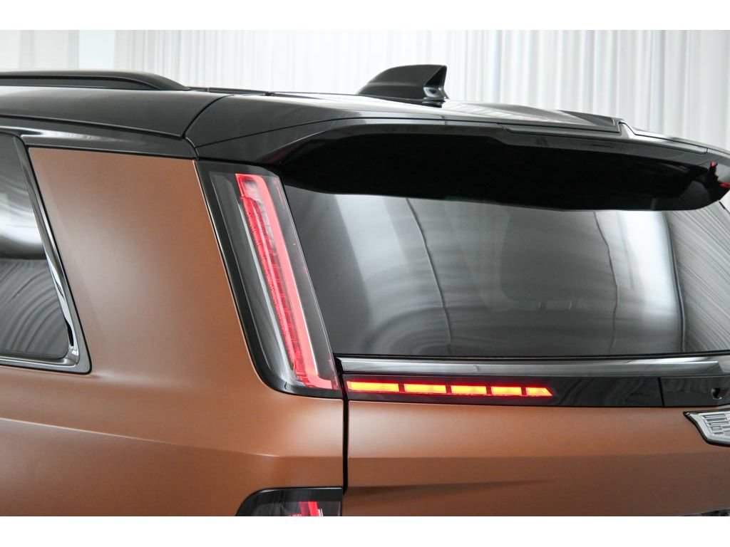 New 2027 Cadillac Vistiq Platinum AWD/4WD image 11