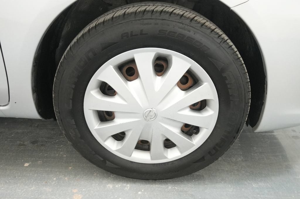 Used 2017 Nissan Versa SV FWD image 10