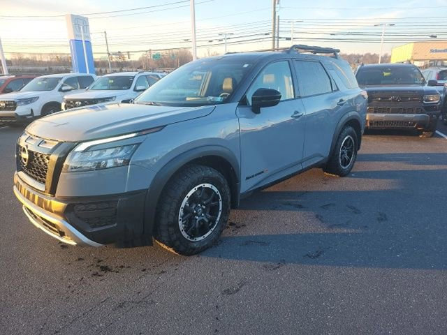 Used 2025 Nissan Pathfinder Rock Creek image 4