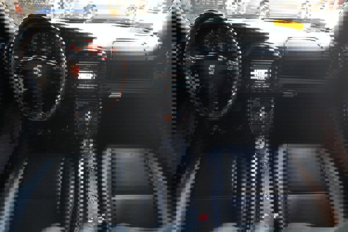 Used 2004 Porsche 911 Carrera image 17