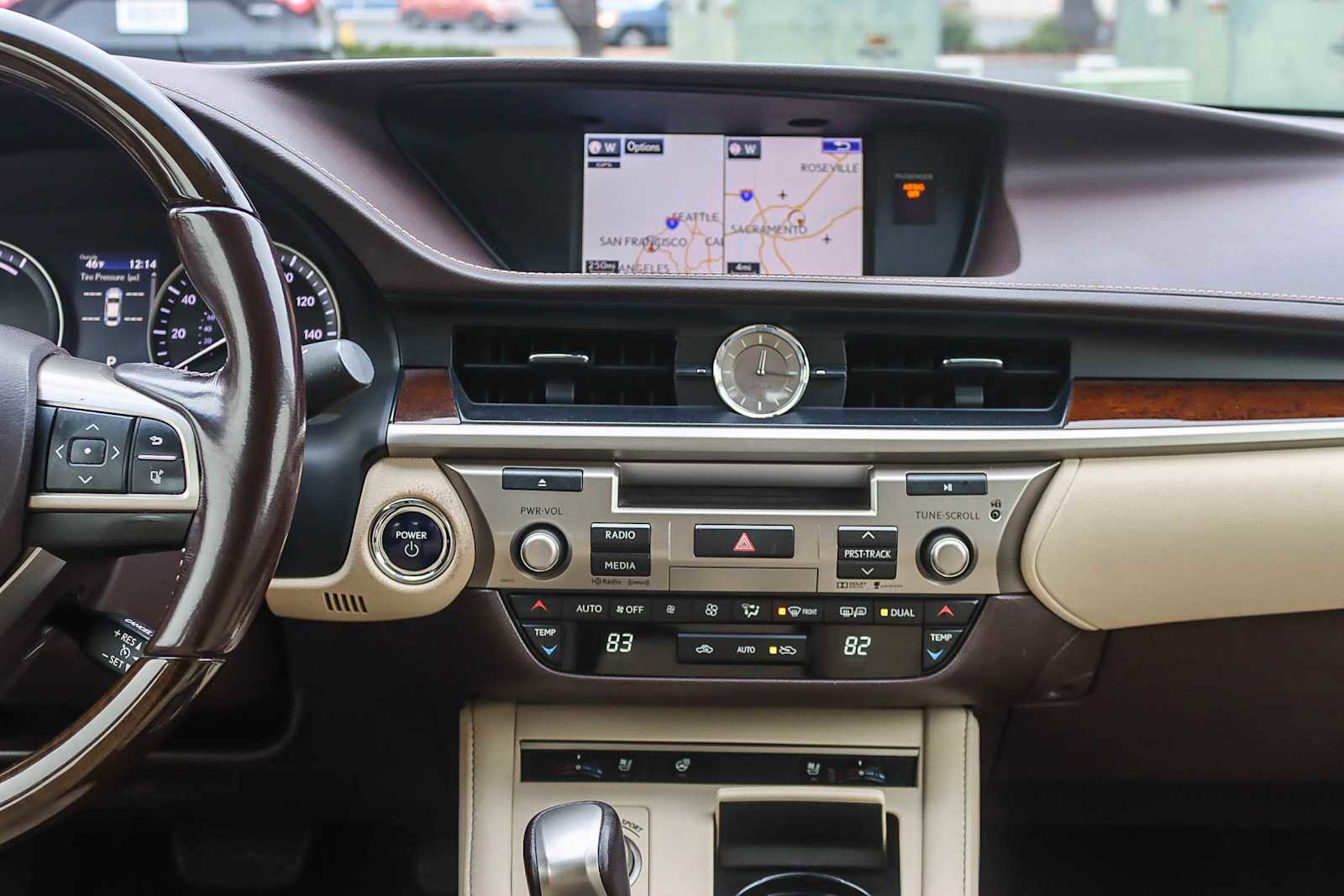 Used 2016 Lexus ES 300h image 12