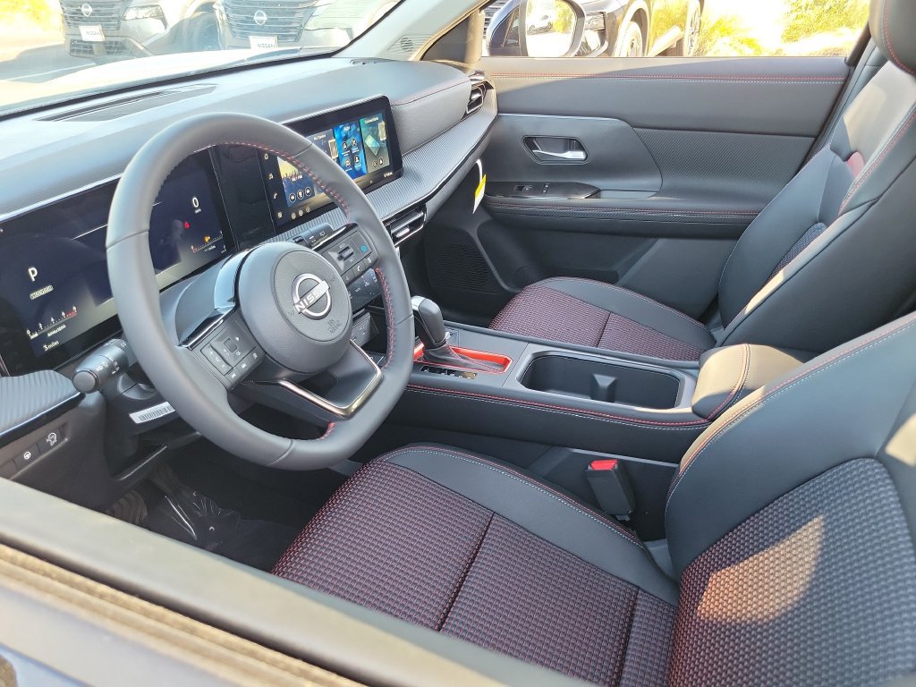 New 2026 Nissan Kicks SR FWD image 3