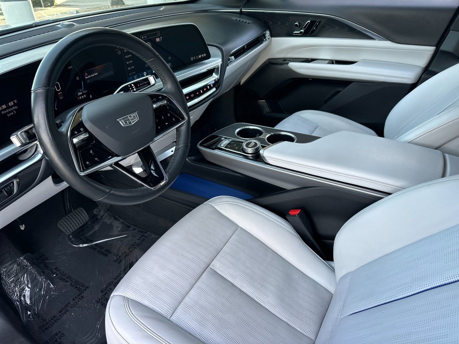 Used 2024 Cadillac Lyriq Sport RWD image 9