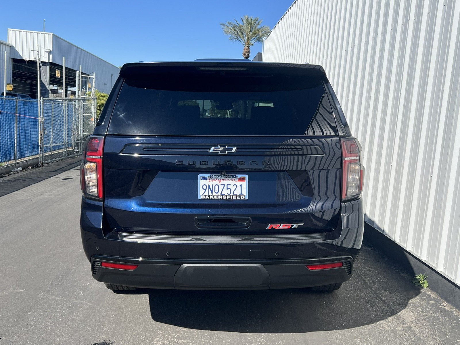 Used 2024 Chevrolet Suburban RST RWD image 5