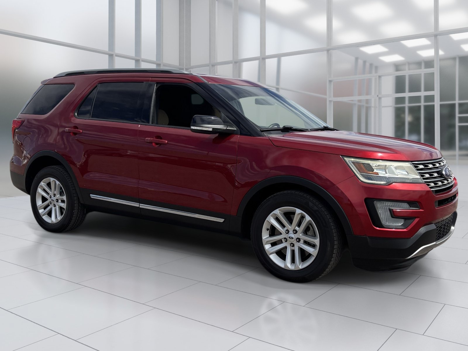 Used 2017 Ford Explorer XLT w/ Equipment Group 201A FWD image 8