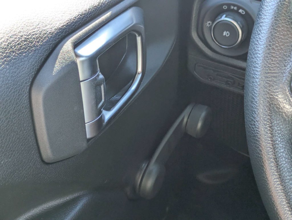 Used 2024 Jeep Wrangler Sport AWD/4WD image 23