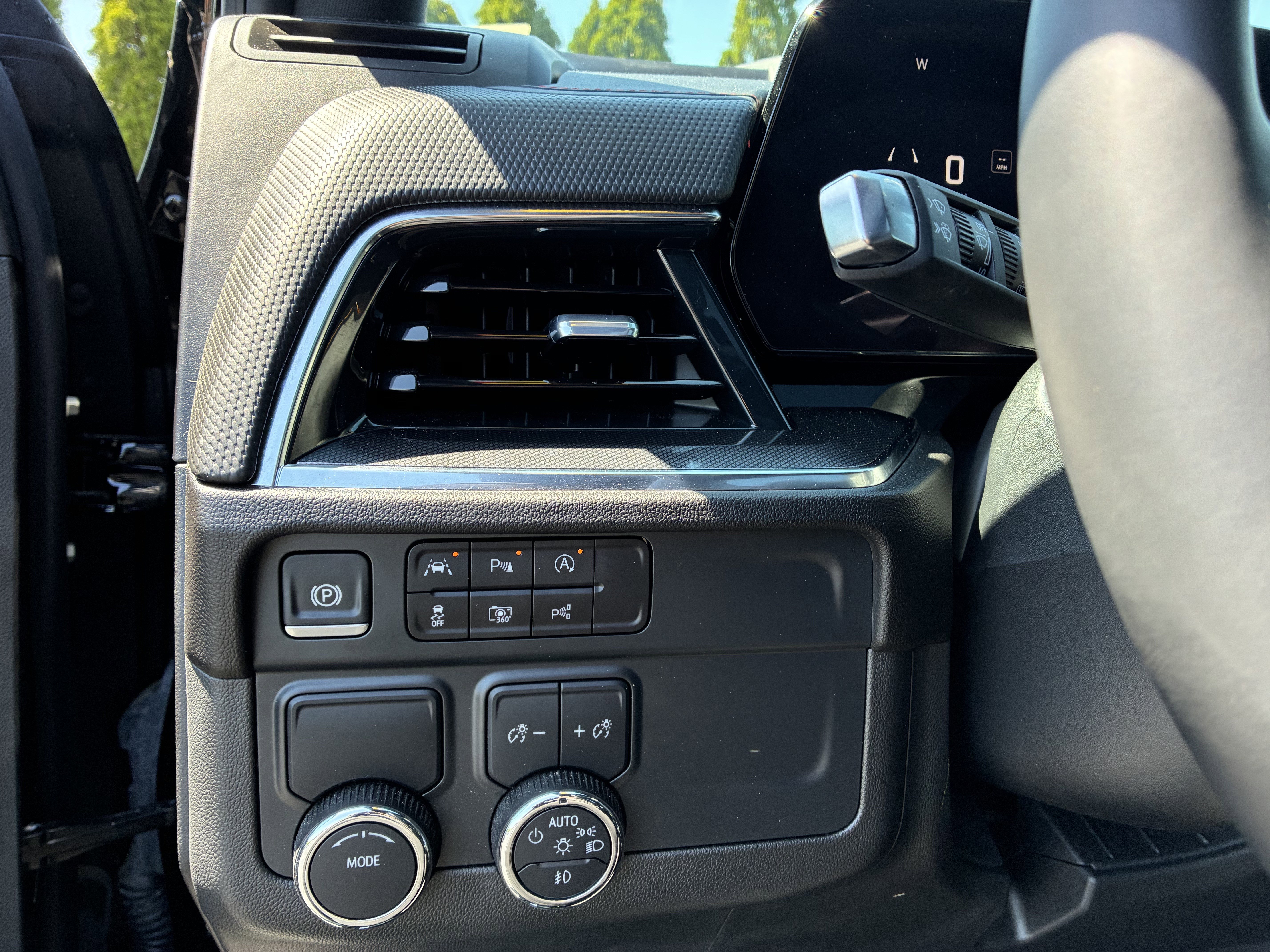 Used 2025 Chevrolet Tahoe RST w/ Comfort Package image 28