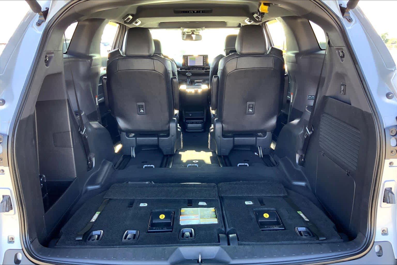 Certified 2024 Toyota Sienna XLE Woodland Edition AWD/4WD image 34