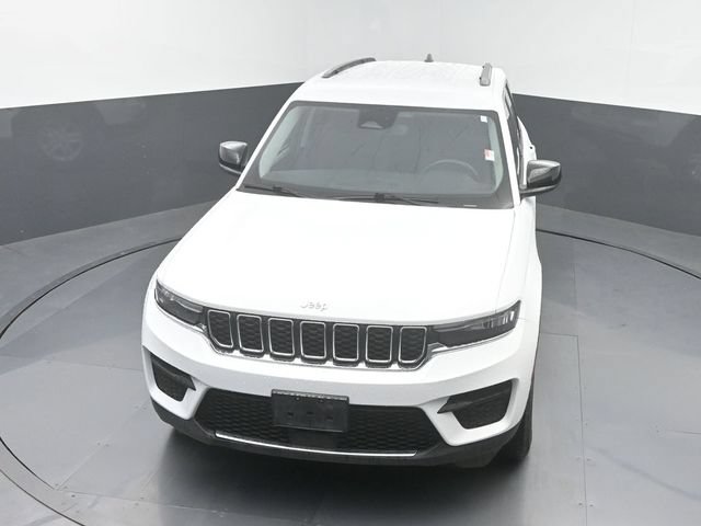 Used 2024 Jeep Grand Cherokee Laredo AWD/4WD image 29
