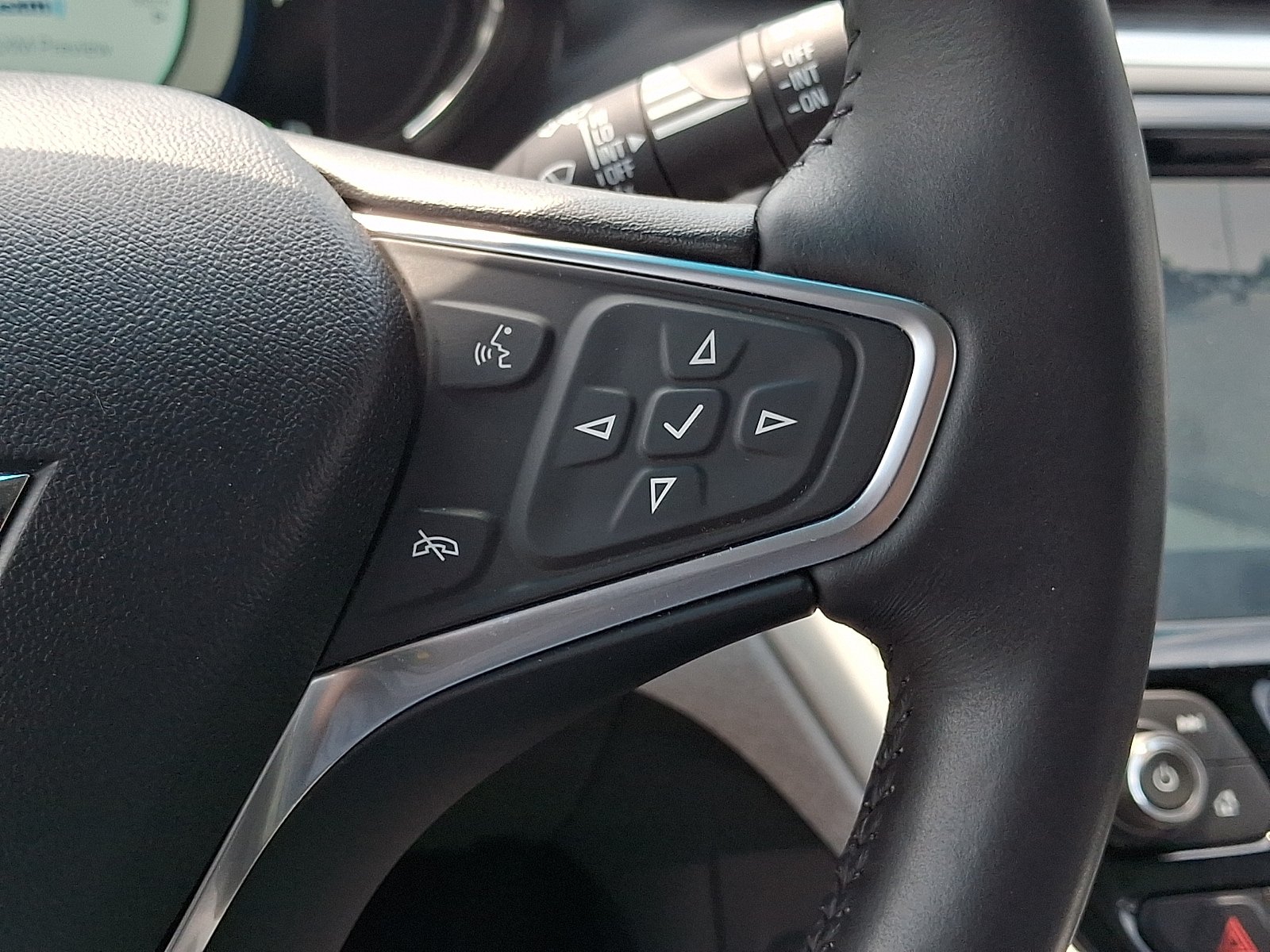Used 2017 Chevrolet Bolt Premier w/ Driver Confidence II Package FWD image 23