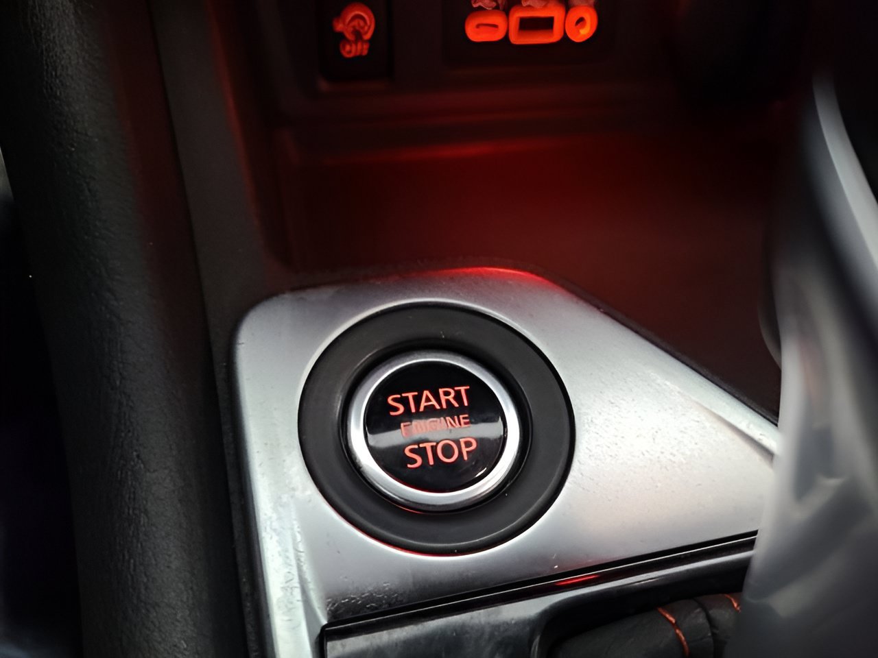 Used 2025 Nissan Sentra SR w/ Midnight Edition FWD image 34
