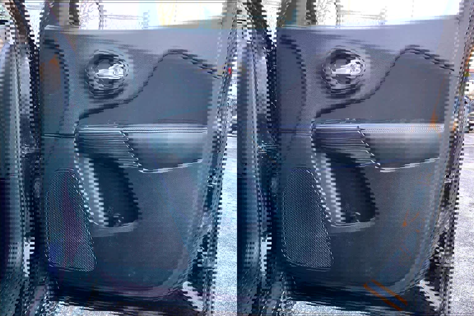 Used 2016 Jeep Cherokee Latitude w/ Cold Weather Group image 22