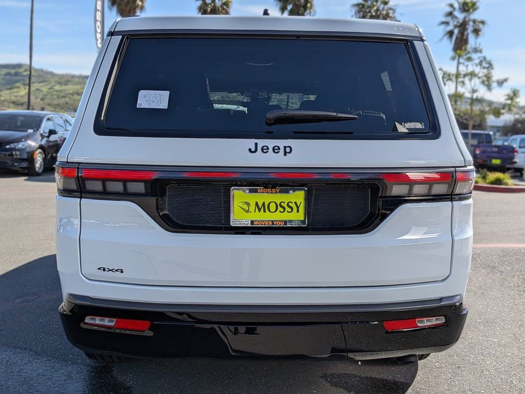 New 2026 Jeep Grand Wagoneer Summit image 3