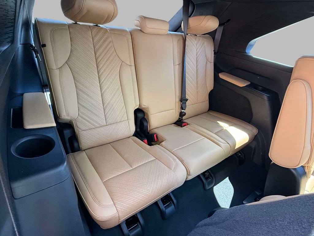 Used 2025 Cadillac Escalade IQ Luxury 2 AWD/4WD image 17