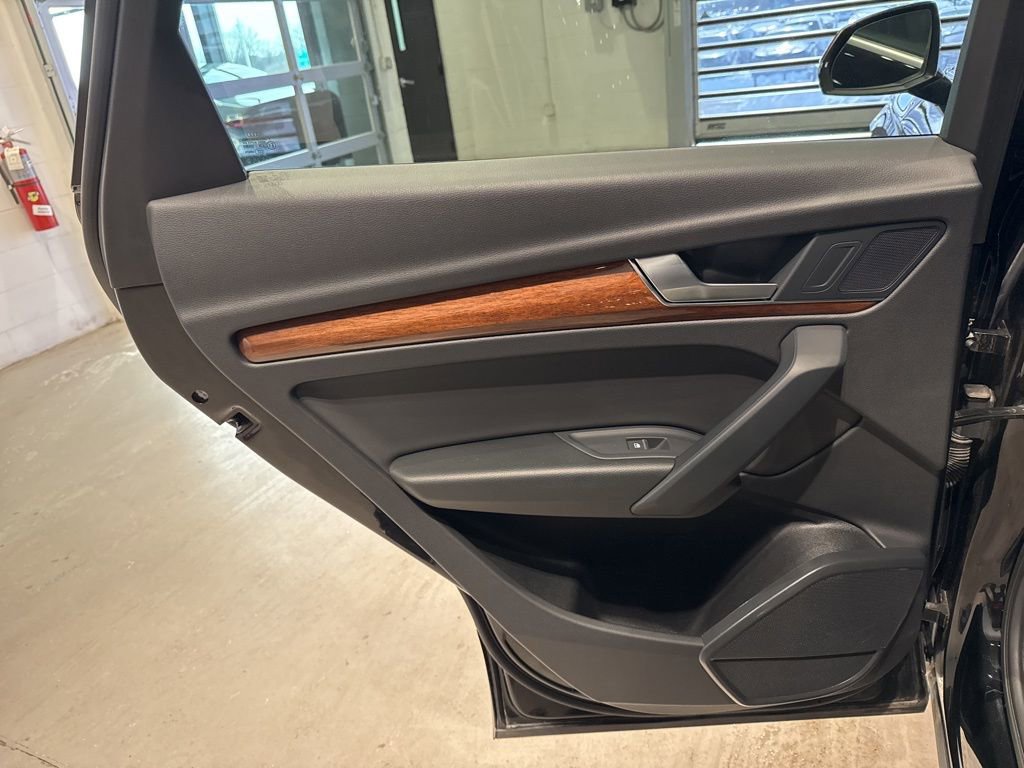 Used 2023 Audi Q5 2.0T Premium w/ Convenience Package image 37