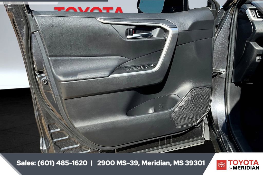 Used 2024 Toyota RAV4 XLE Premium image 17