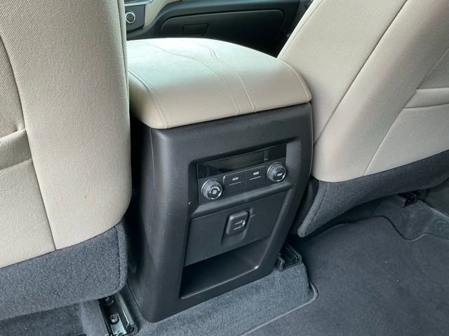 Used 2023 Chevrolet Traverse LT image 35