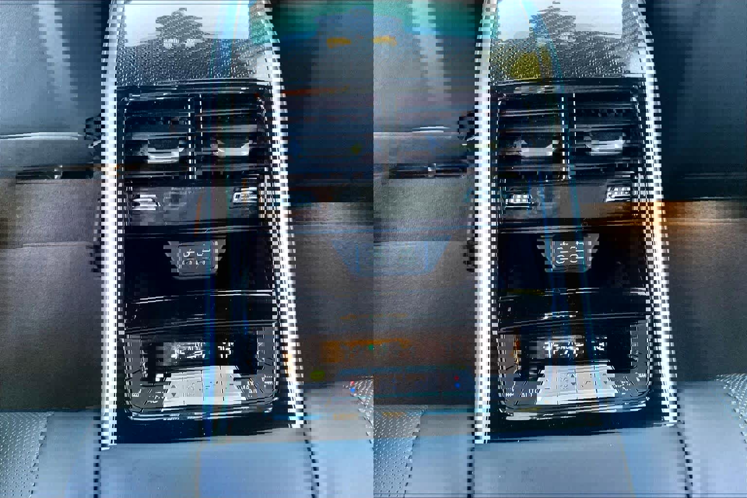 Used 2023 BMW M8 Gran Coupe xDrive Competition image 36