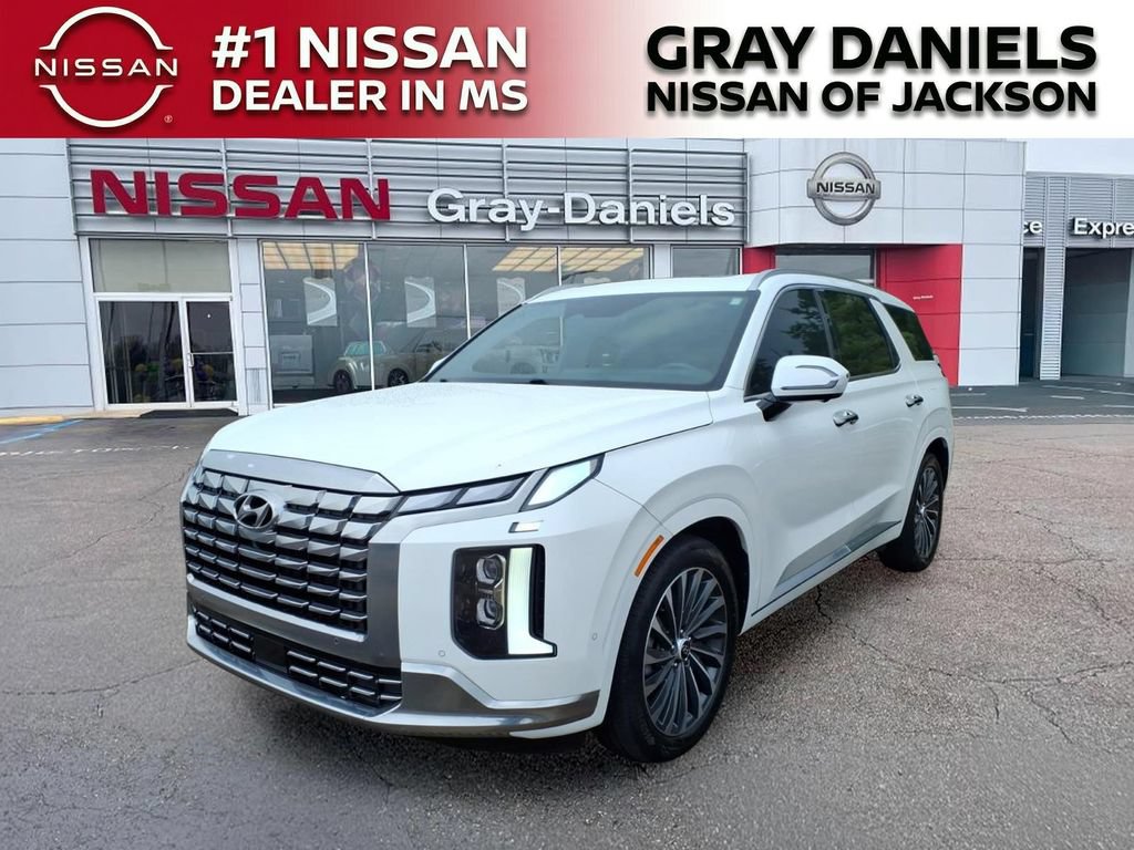 Used 2024 Hyundai Palisade Calligraphy FWD image 3