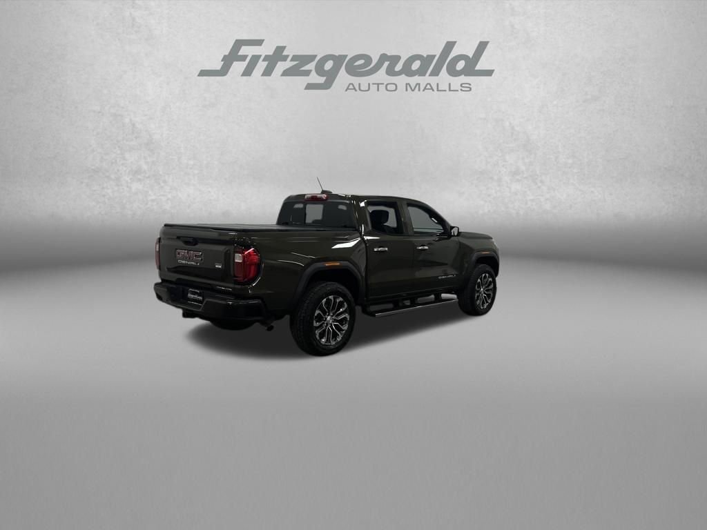 Used 2025 GMC Canyon Denali image 7